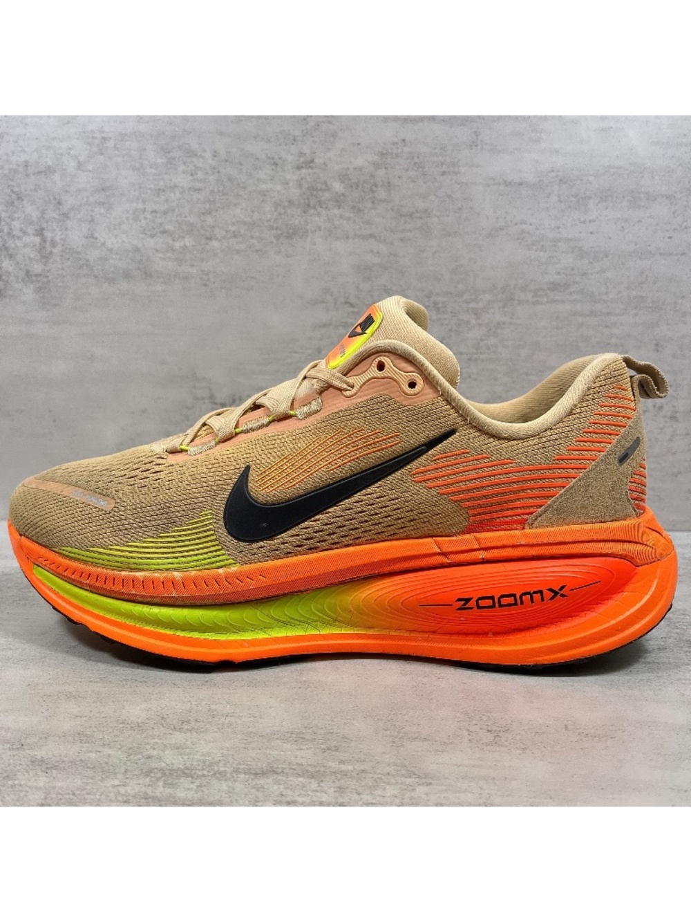 Nike Vomero 18 Running Shoes - Men's Size 8.5 - Orange